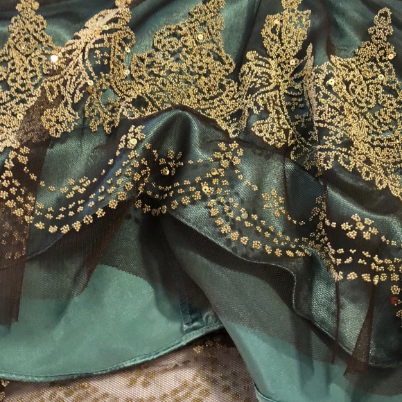 Juniors Emerald green/brown/gold haltered dress - Picture 3 of 7